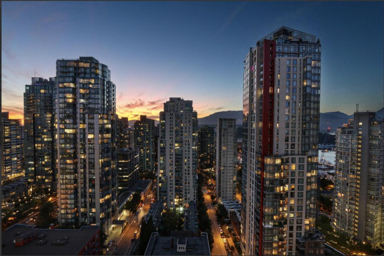 Best Location Downtown Chic Suites Vancouver Exterior photo