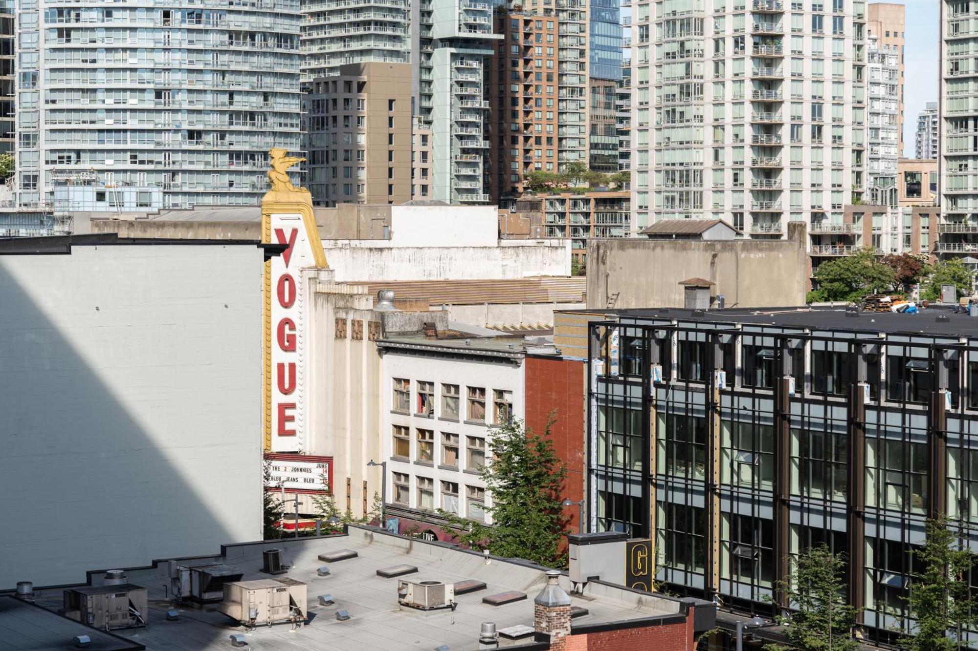 Best Location Downtown Chic Suites Vancouver Exterior photo