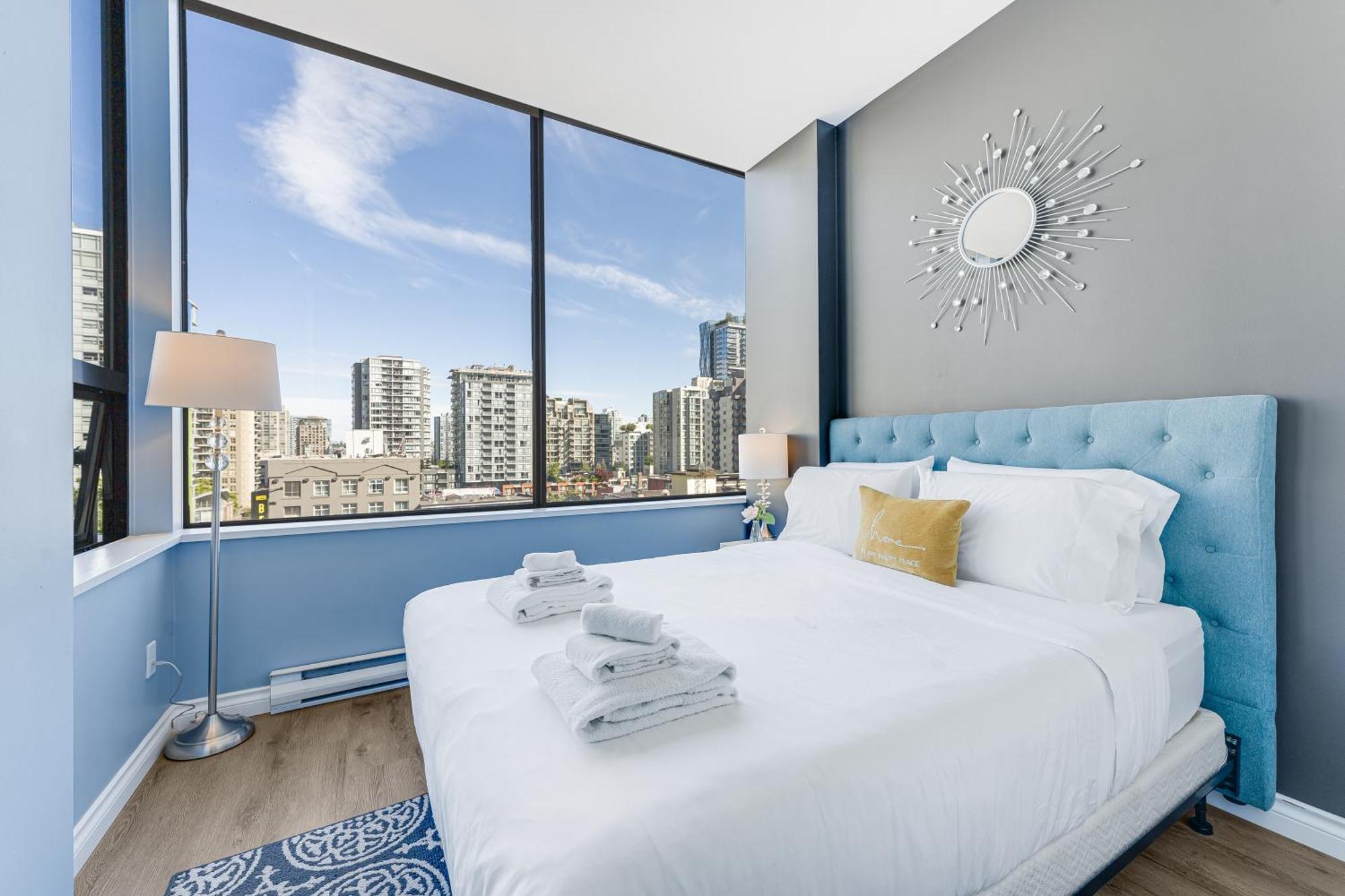 Best Location Downtown Chic Suites Vancouver Exterior photo