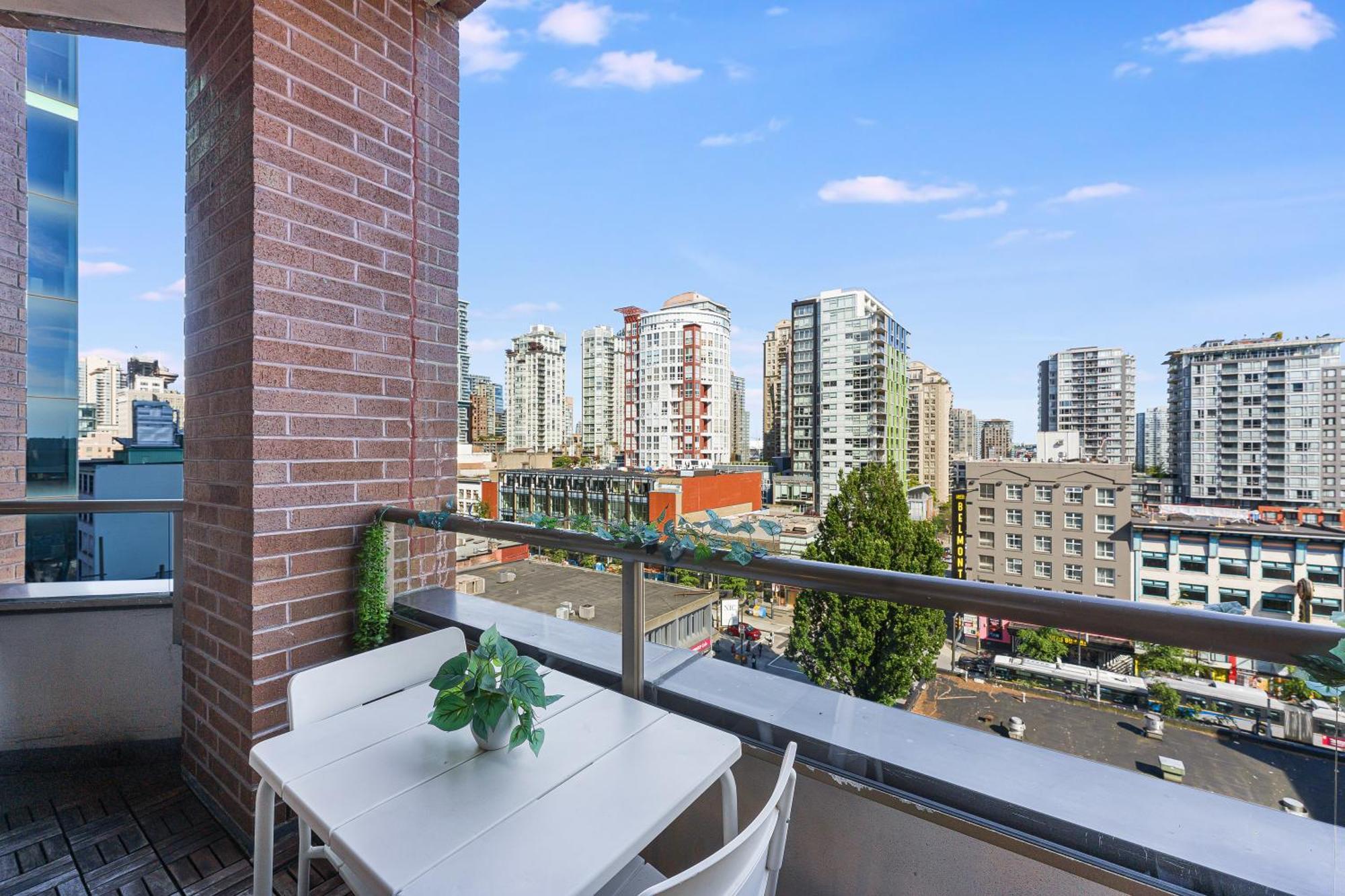Best Location Downtown Chic Suites Vancouver Exterior photo